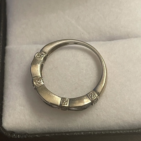 10K Genuine Tanzanite Ring - Picture 2 of 6